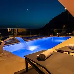 Luxury Sirius * Bast