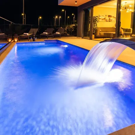 וילה Sirius Bast